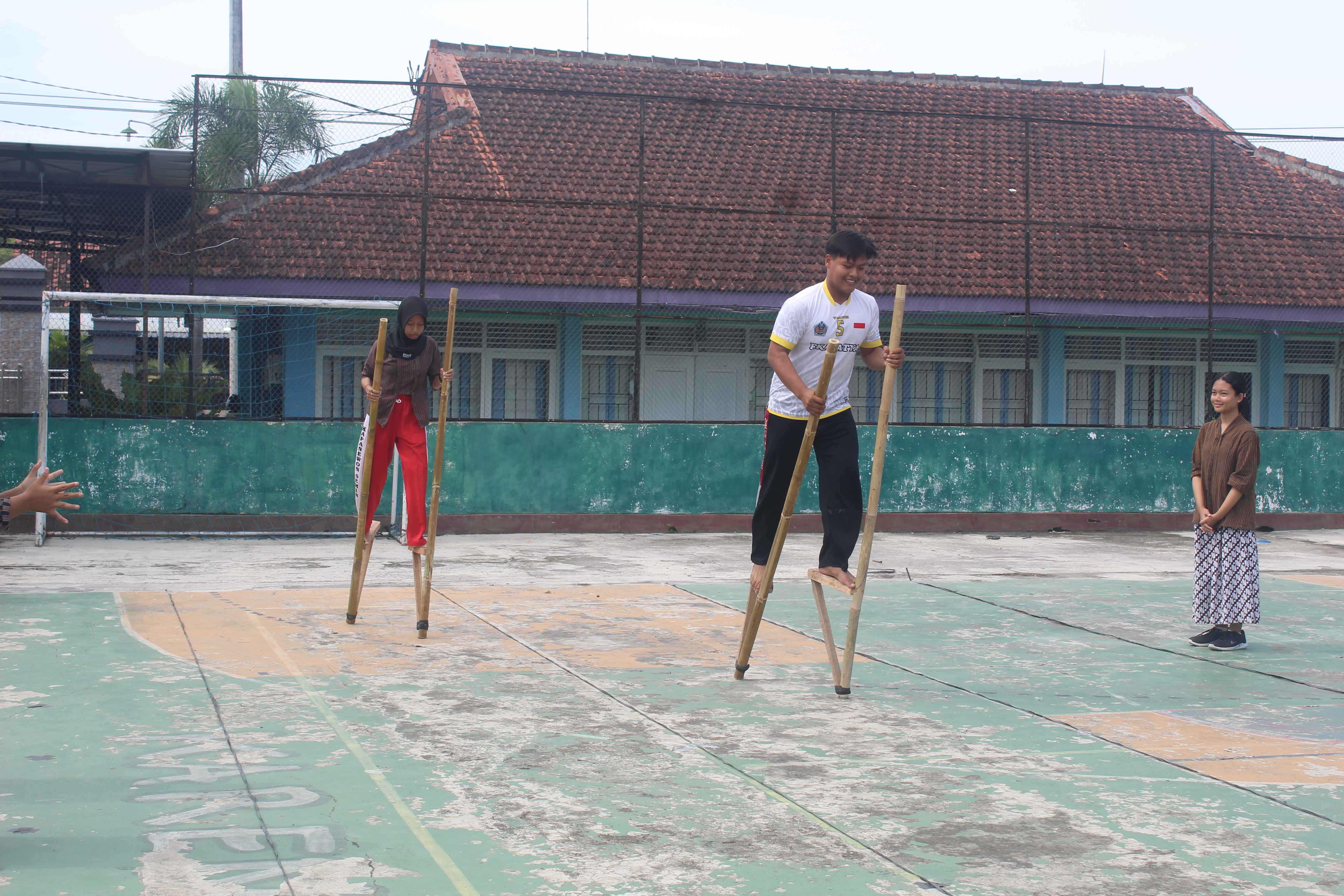 EKASATYA Kamis Pon Awal Tahun (EKAPONTA) OSIS SMA Negeri 1 Semin