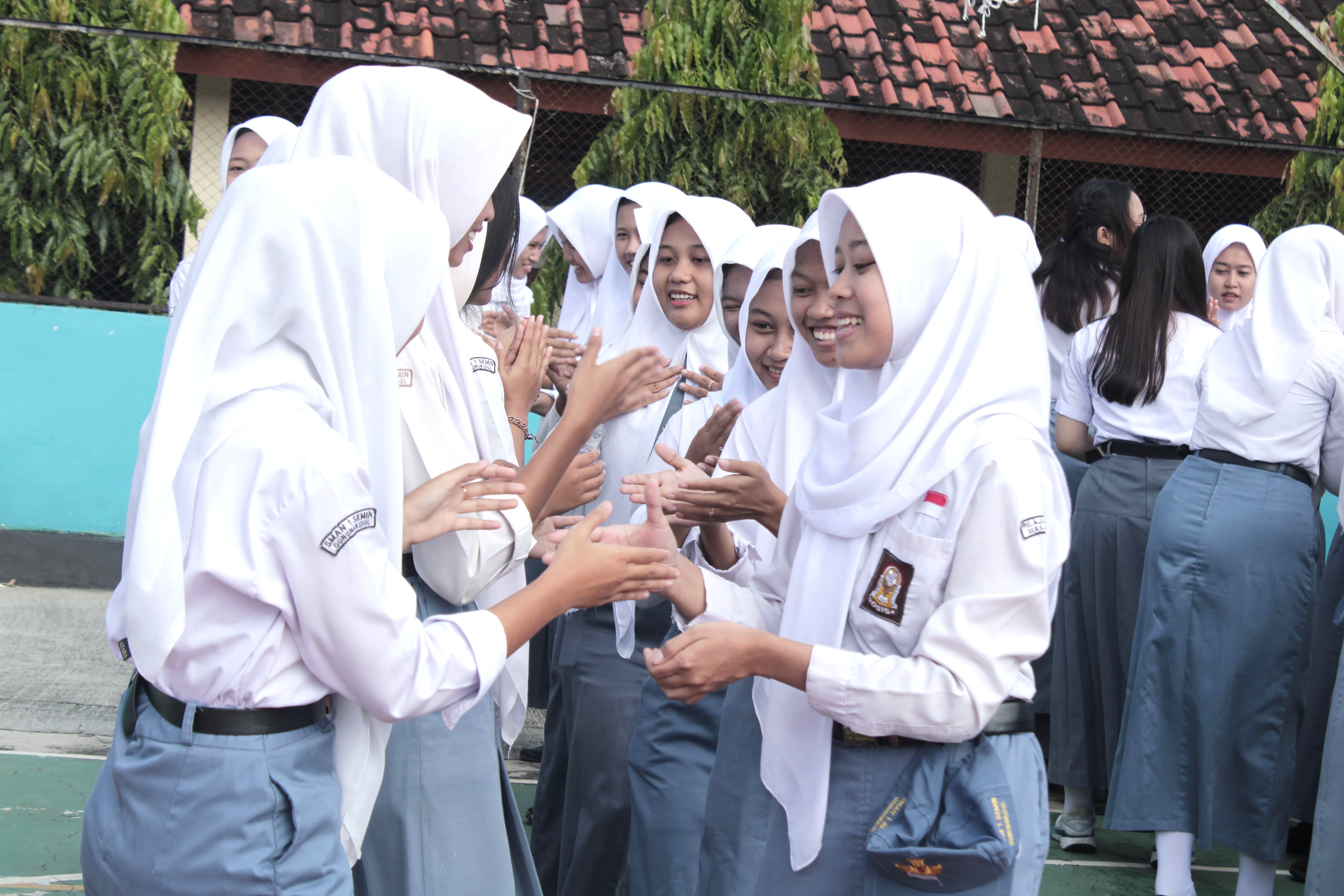 Halal Bihalal SMAN 1 Semin Pererat Silaturahmi Warga Sekolah